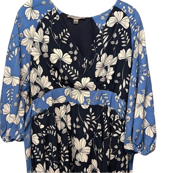 Well made, worn once. lined with sash ties. Navy, light blue and white print. - Picture 5 of 5